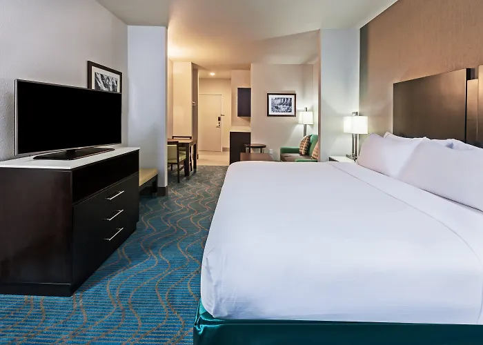 Holiday Inn Express & Suites Killeen - Fort Hood Area 3*